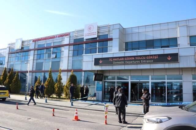 Son Dakika! Kayseri Havalimanında Silah Sesleri! Yaralı Polisler Var