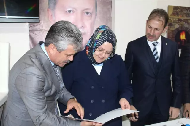 Sosyal Yardım ve Hizmetlerimizle Vatandaşlarımızın Her Zaman Yanındayız Sosyal Yardım ve Hizmetlerimizle Vatandaşlarımızın Her Zaman Yanındayız