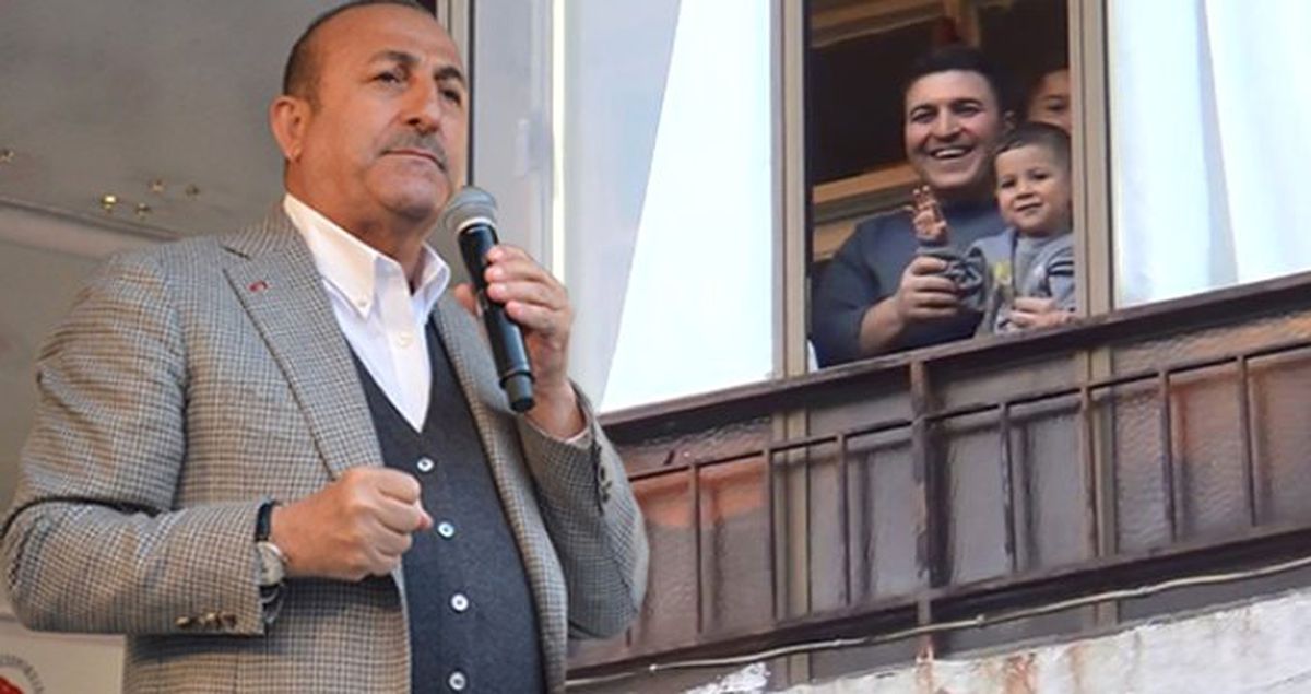 Bakan Çavuşoğlu,Küçük Çocuğun Söylediği Söz Sonrası Konuşmasını Yarıda Kesti