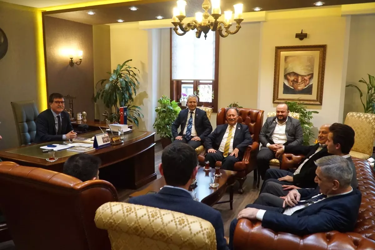 Büyükşehir Belediye Başkan Adayları Hedeflerini Anlattı