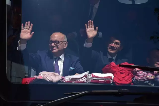 Cumhur İttifakı Adaylarına Şehzadeler'de Büyük İlgi Cumhur İttifakı Adaylarına Şehzadeler'de Büyük İlgi