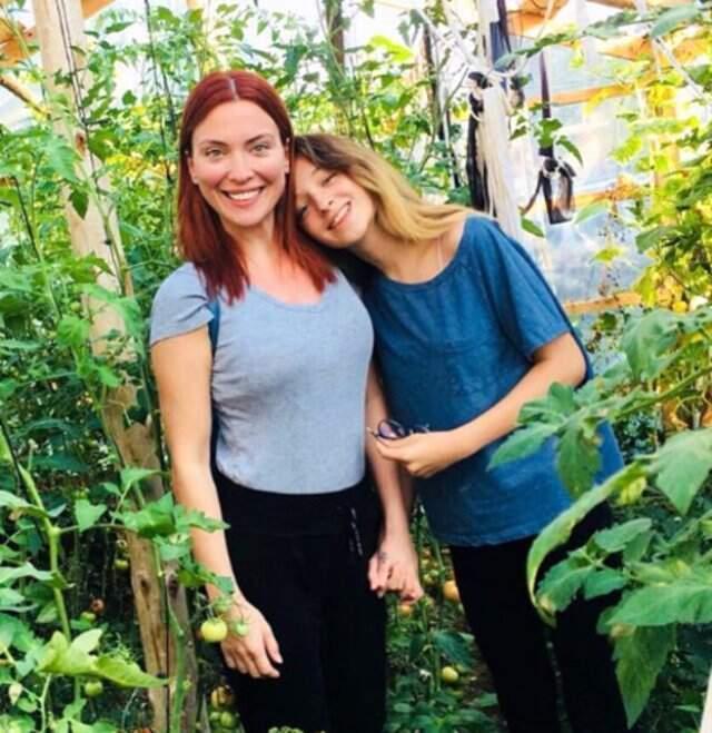 Güzel Oyuncu Arzu Yanardağ'dan Duygusal Fotoğraf!