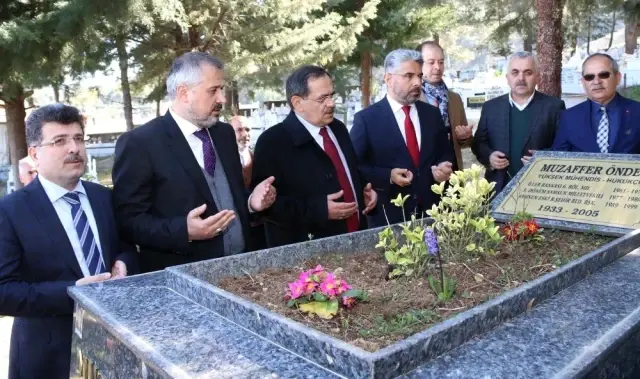 Kolay Mahallesi'nde Cumhur İttifakı Adaylarına Coşkulu Karşılama Kolay Mahallesi'nde Cumhur İttifakı Adaylarına Coşkulu Karşılama
