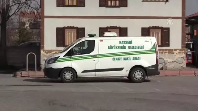 Meslektaşı Tarafından Öldürülen Polis İçin Tören Meslektaşı Tarafından Öldürülen Polis İçin Tören