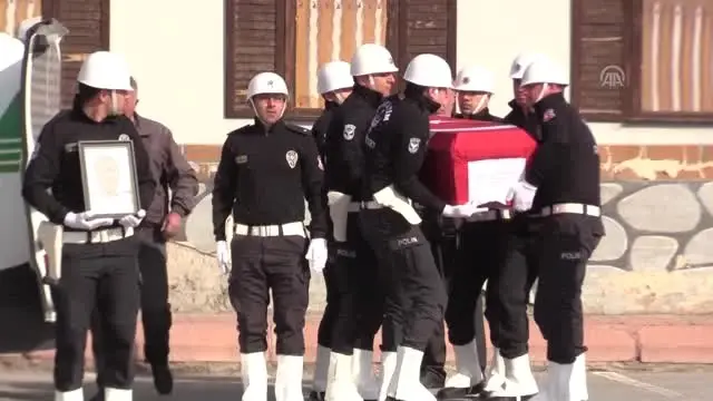 Meslektaşı Tarafından Öldürülen Polis İçin Tören Meslektaşı Tarafından Öldürülen Polis İçin Tören