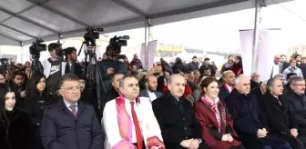 Hülya Gedik: Numan Kurtulmuş: Üniversitelerin Sanayi ve Toplumla İç İçe Olmasını İstiyoruz Hülya Gedik: Numan Kurtulmuş: Üniversitelerin Sanayi ve Toplumla İç İçe Olmasını İstiyoruz