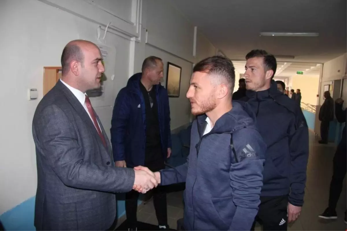 Sivassporlu Futbolcular Ulu Cami'yi Gezdi