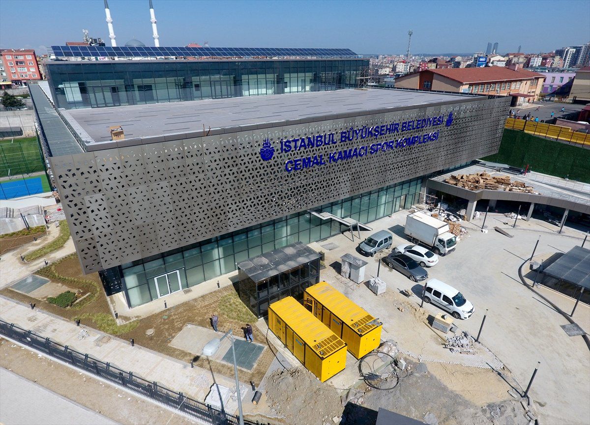 Yenilenen Cemal Kamacı Spor Kompleksi'nde Sona Doğru