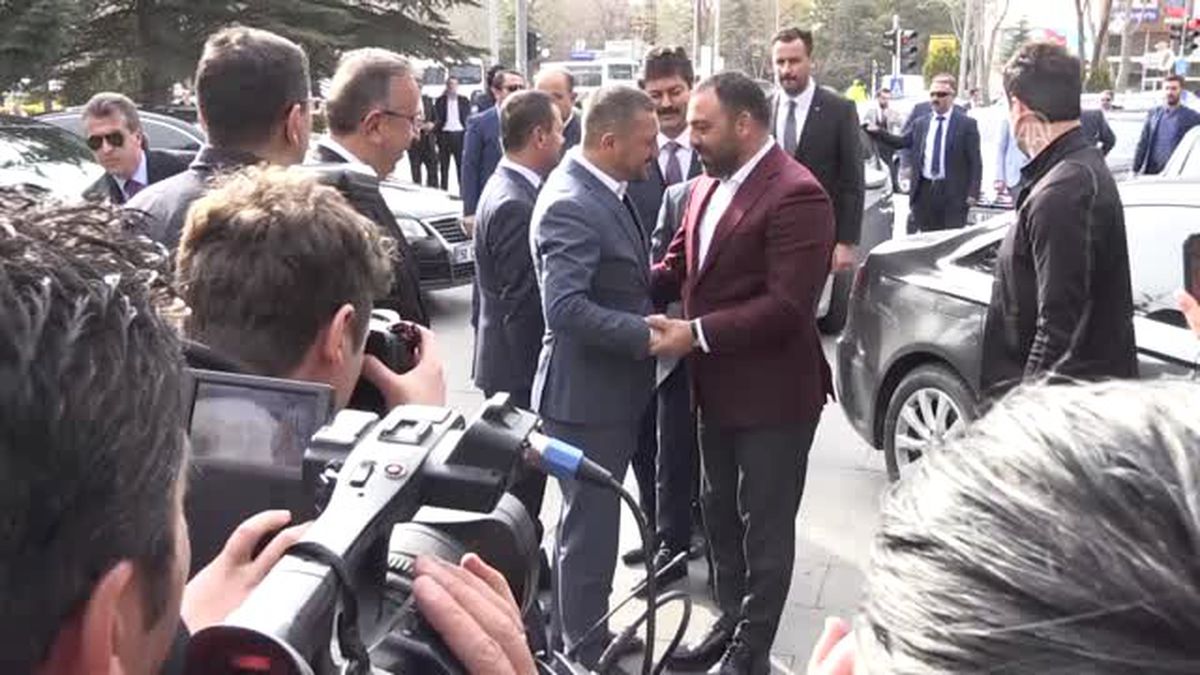 Yerlikaya: '(Şenol Güneş) Milli Takımı Layıkıyla Yönettiği, Motive Ettiği Aşikardır'