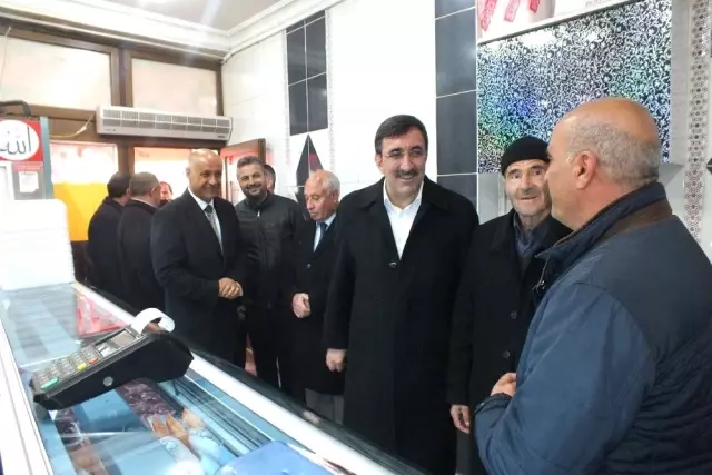 AK Parti'li Yılmaz Malazgirt'te AK Parti'li Yılmaz Malazgirt'te