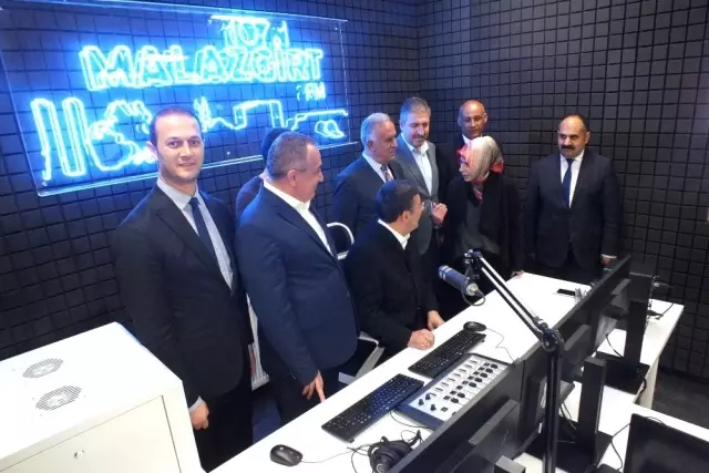 AK Parti'li Yılmaz Malazgirt'te AK Parti'li Yılmaz Malazgirt'te