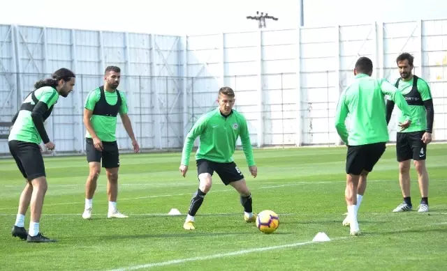 Atiker Konyaspor, Başakşehir Hazırlıklarını Sürdürdü Atiker Konyaspor, Başakşehir Hazırlıklarını Sürdürdü