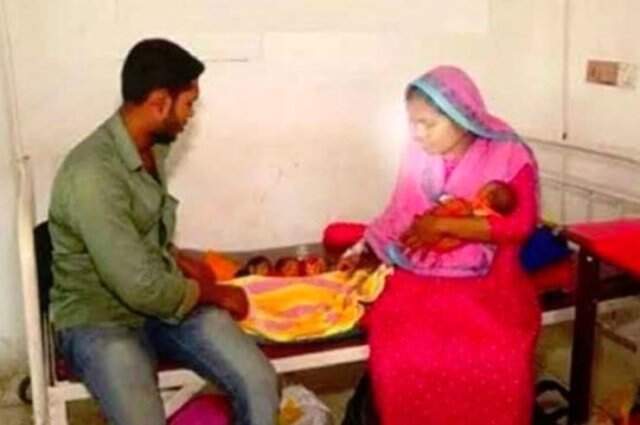 Bangladeşli Kadın Oğlunu Doğurduktan Bir Ay Sonra İkiz Bebek Dünyaya Getirdi