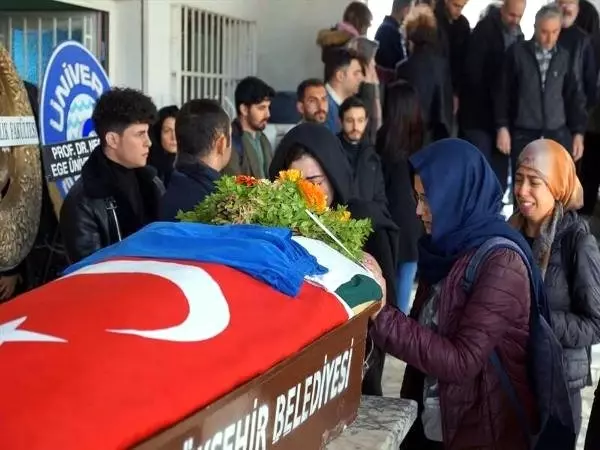 Beyin Ölümü Gerçekleşen Üniversiteli Kemal Toprağa Verildi Beyin Ölümü Gerçekleşen Üniversiteli Kemal Toprağa Verildi