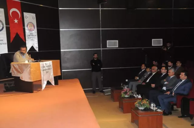 Cizre'de 'Aşkın Piri: Ahmet El-Ciziri' Paneli