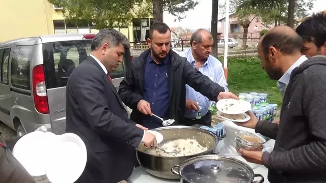 Gediz Depreminde Hayatını Kaybedenler Dualarla Anıldı Gediz Depreminde Hayatını Kaybedenler Dualarla Anıldı