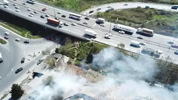 Adaklık Koyunlarını Alevlerin Arasından Böyle Kurtardı Adaklık Koyunlarını Alevlerin Arasından Böyle Kurtardı