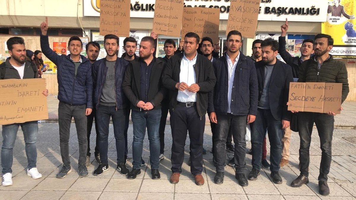 Mttb'li Gençlerden Ayasofya Kararına Destek