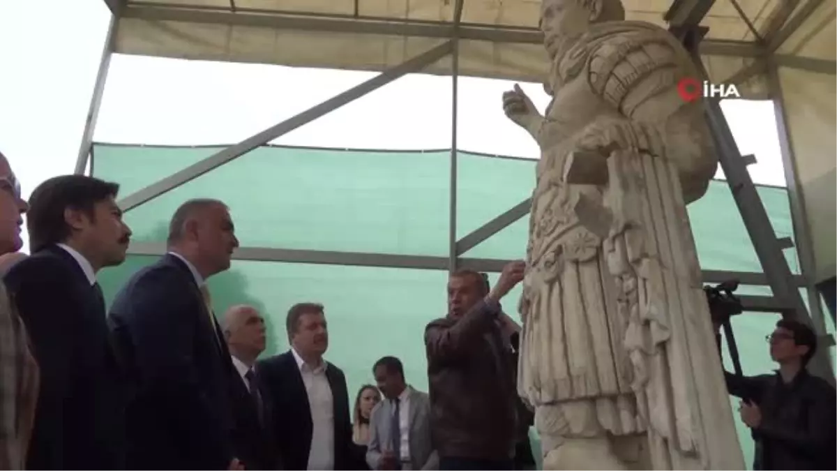 Roma Dönemine Ait 1906 Yıllık Heykel Leodikya'da Bulundu