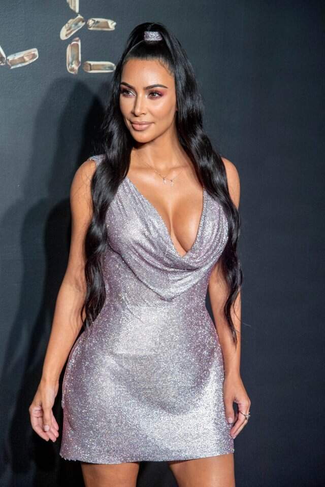 Selin Ciğerci, Kim Kardashian'a Mesaj Atarak Kullanmadığı Yalısını İstedi