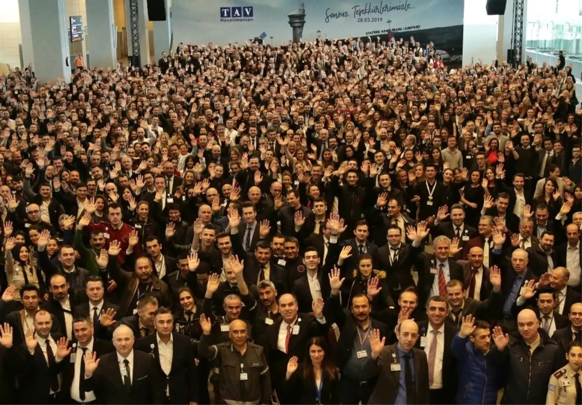 Tav, Atatürk Havalimanı Çalışanları ile Vedalaştı