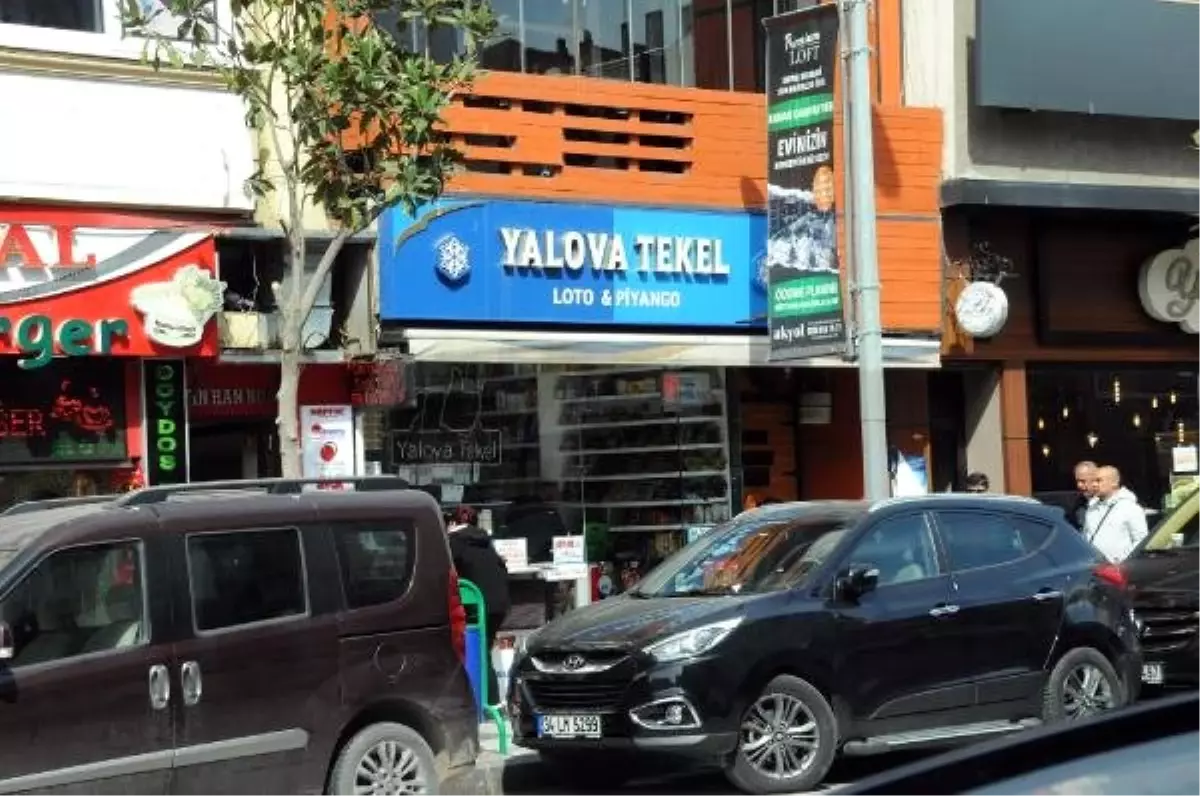 Yalova'da 2 Kişi Sahte Alkolden Zehirlenip, Öldü (2)