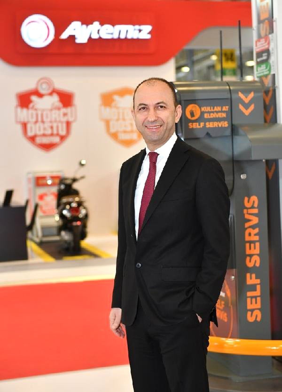 Akaryakıtta 'Self Servis' Hizmetini En Çok Gençler Tercih Ediyor
