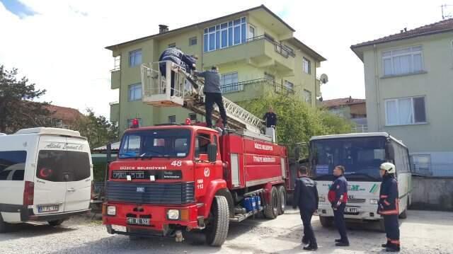 Babasının Haneye Kilitlediği Kızı İtfaiye ve zabita Kurtardı