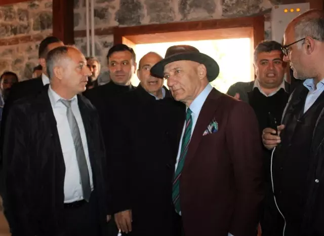Başkan Altınok Öz'den Yeni Başkana ve Kartal'a Veda Mesajı Başkan Altınok Öz'den Yeni Başkana ve Kartal'a Veda Mesajı