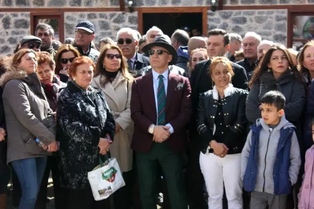 Başkan Altınok Öz'den Yeni Başkana ve Kartal'a Veda Mesajı Başkan Altınok Öz'den Yeni Başkana ve Kartal'a Veda Mesajı
