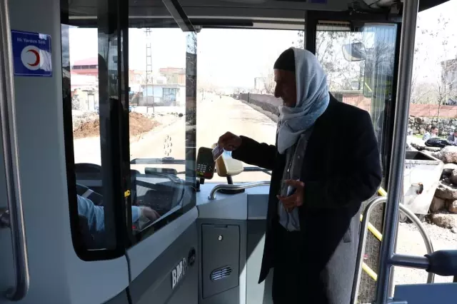 Diyarbakır'da Kırsal Mahalleler Toplu Taşıma Hizmetine Kavuştu Diyarbakır'da Kırsal Mahalleler Toplu Taşıma Hizmetine Kavuştu
