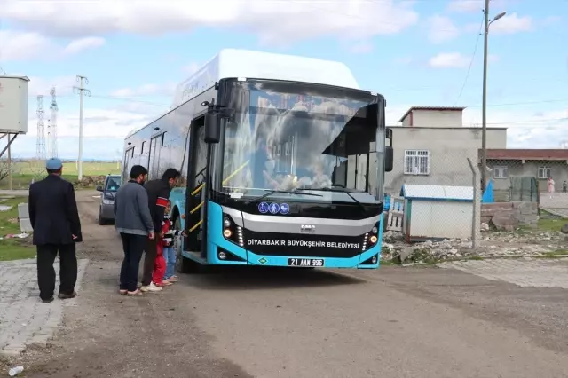 Diyarbakır'da Kırsal Mahalleler Toplu Taşıma Hizmetine Kavuştu Diyarbakır'da Kırsal Mahalleler Toplu Taşıma Hizmetine Kavuştu