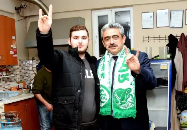 Haluk Alıcık, Arslanlı'da Vatandaşları Dinledi Haluk Alıcık, Arslanlı'da Vatandaşları Dinledi