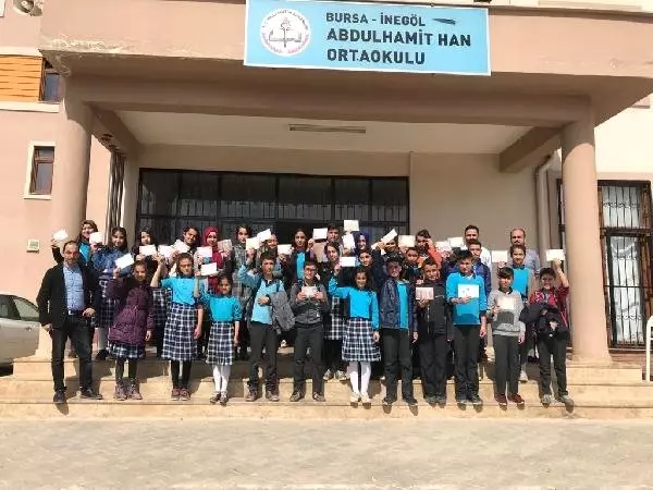 Öğrenciler Mektup Gönderdikleri Askerlerle Telekonferans Aracılığı ile Görüştü Öğrenciler Mektup Gönderdikleri Askerlerle Telekonferans Aracılığı ile Görüştü