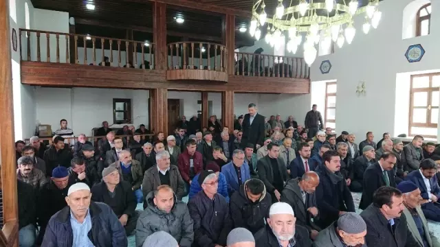 Restorasyonu Tamamlanan 130 Yıllık Tarihi Camii Dualarla İbadete Açıldı Restorasyonu Tamamlanan 130 Yıllık Tarihi Camii Dualarla İbadete Açıldı