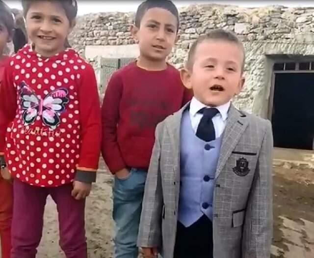 Türkiye'nin Konuştuğu 5 yaşında olan Muhtar Adayından tertemiz Vaad: Çikolata Dağıtacağım
