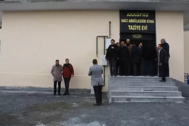 Tuşba Belediye Başkanı Özgökçe, Mevlit Programına Katıldı Tuşba Belediye Başkanı Özgökçe, Mevlit Programına Katıldı