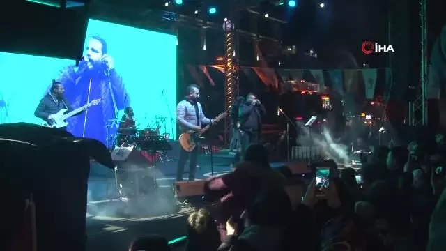 Avcılarlı Gençler 'Gece Yolcuları' Şarkılarıyla Eğlendi
