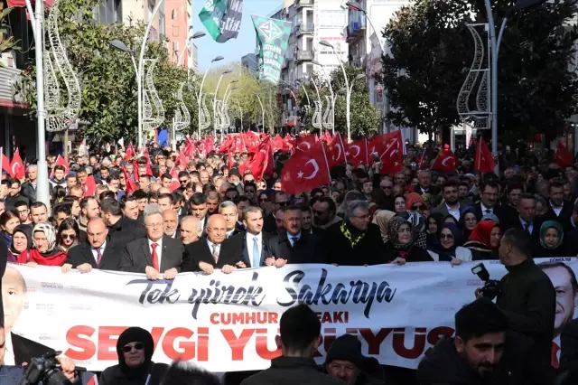 Sakarya'da Cumhur İttifakı'ndan 'Sevgi Yürüyüşü' Sakarya'da Cumhur İttifakı'ndan 'Sevgi Yürüyüşü'