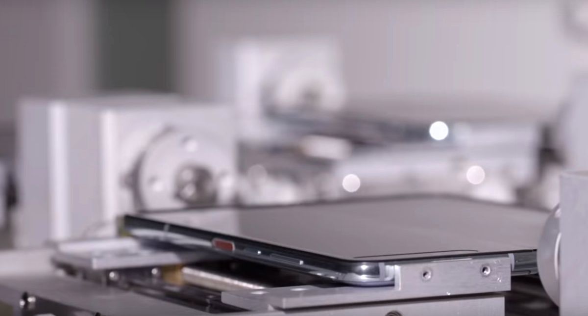 Samsung Galaxy Fold Kaç Kez Katlanabilir? (Video)