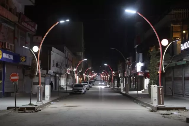 Silopi Belediyesinden Modern Işıklandırmalar ve Peyzaj Çalışmaları
