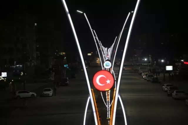 Silopi Belediyesinden Modern Işıklandırmalar ve Peyzaj Çalışmaları