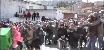 Ayhan Gider: Trafik Kazasında Hayatını Kaybeden Öğrenci Gözyaşları İçinde Toprağa Verildi Ayhan Gider: Trafik Kazasında Hayatını Kaybeden Öğrenci Gözyaşları İçinde Toprağa Verildi