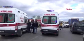 Tuzla'da İki Otomobil Kafa Kafaya Çarpıştı 1 Ölü, 5 Yaralı