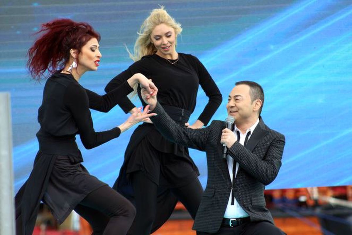 Ünlü Şarkıcı Serdar Ortaç: 'Evlilik Dünyanın En Güzel Şeyi'