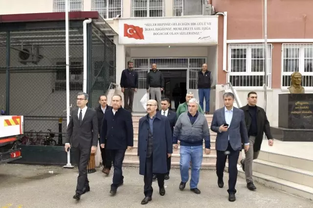 Vali Demirtaş, Oy Toplama Merkezlerinde İncelemelerde Bulundu