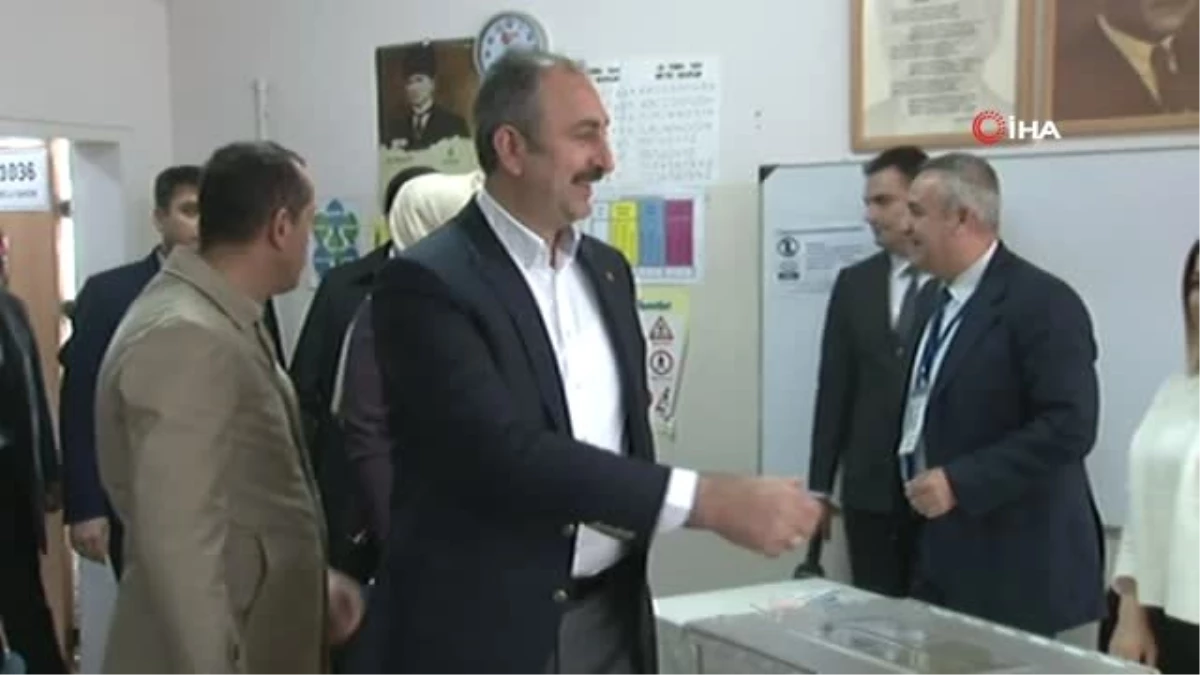Adalet Bakanı Gül, Oyunu Kullandı Haberler