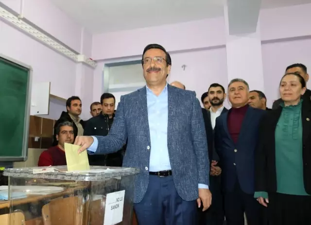 AK Parti Diyarbakır Büyükşehir Belediye Başkan Adayı Atilla Oyunu Kullandı AK Parti Diyarbakır Büyükşehir Belediye Başkan Adayı Atilla Oyunu Kullandı