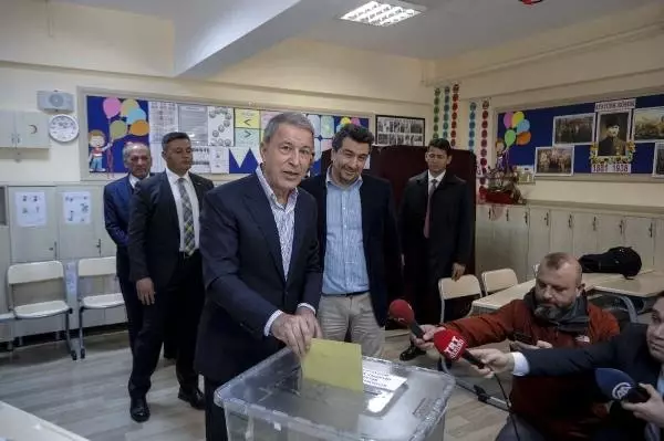 Bakan Akar, Oyunu Kullandı
