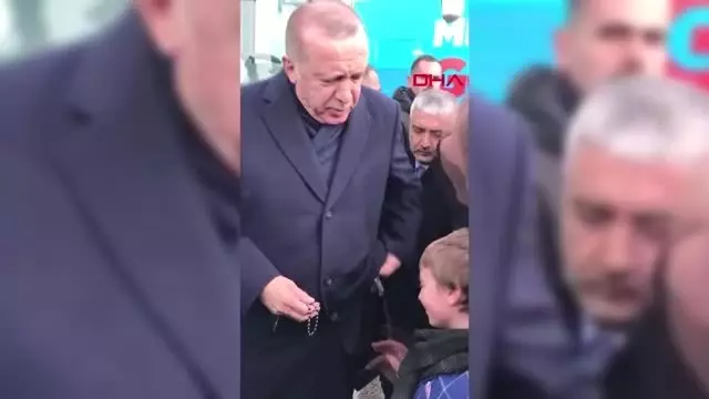 Erzurum Erdoğan'ın Tespihini Hediye Ettiği Minik Atabey'in Babası Kazada Öldü-Arşiv Erzurum Erdoğan'ın Tespihini Hediye Ettiği Minik Atabey'in Babası Kazada Öldü-Arşiv